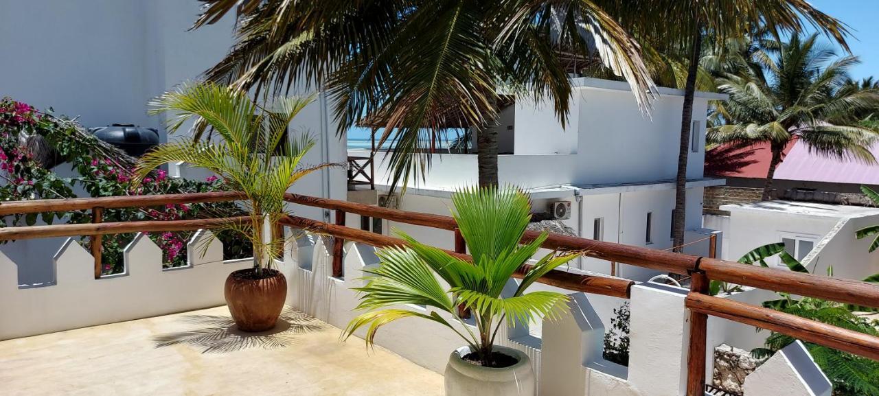Moyo Top Floor Apartment Pwani Mchangani Exterior photo